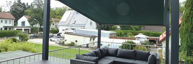 Pergola auf der Terrasse von unten